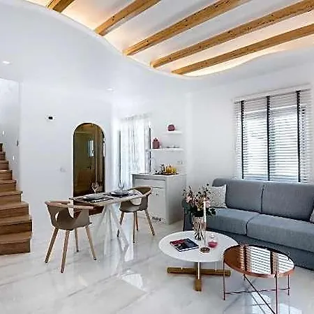 Hotel Emfasis Luxury Santorini Island