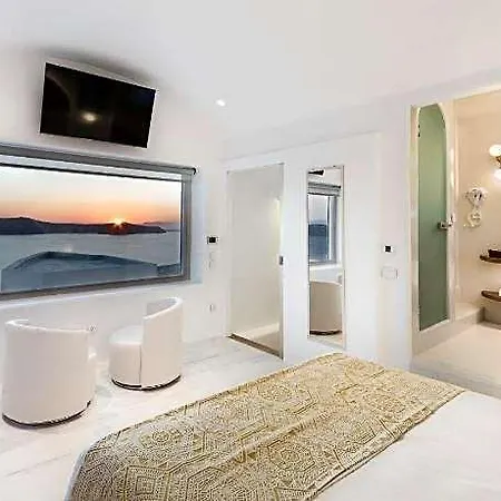 Hotel Emfasis Luxury Santorini Island