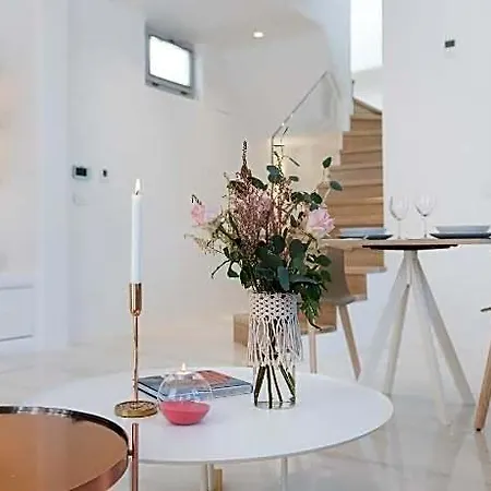 Emfasis Luxury Hotel 4*