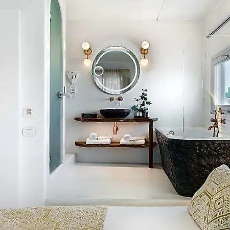 Emfasis Luxury Hotel