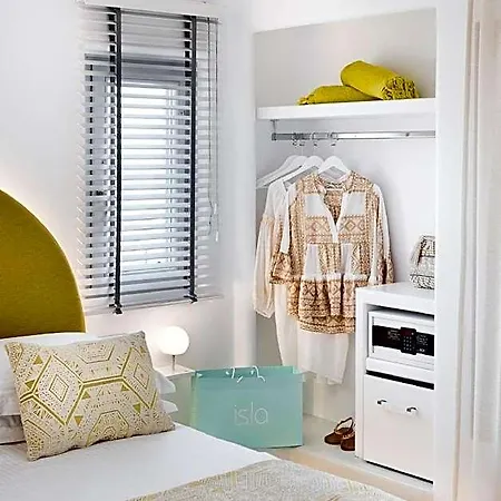 Hotel Emfasis Luxury Santorini Island