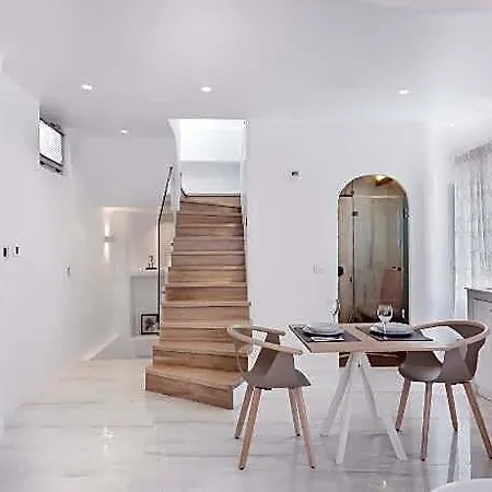 Emfasis Luxury Hotel 4*